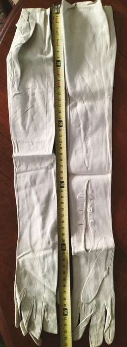 Elegant Vintage gloves - size unknown