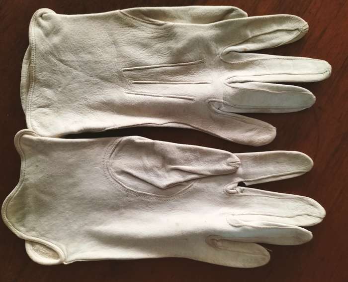 Vintage gloves - size unknown