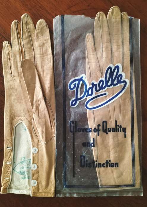 Elegant Vintage gloves - size unknown