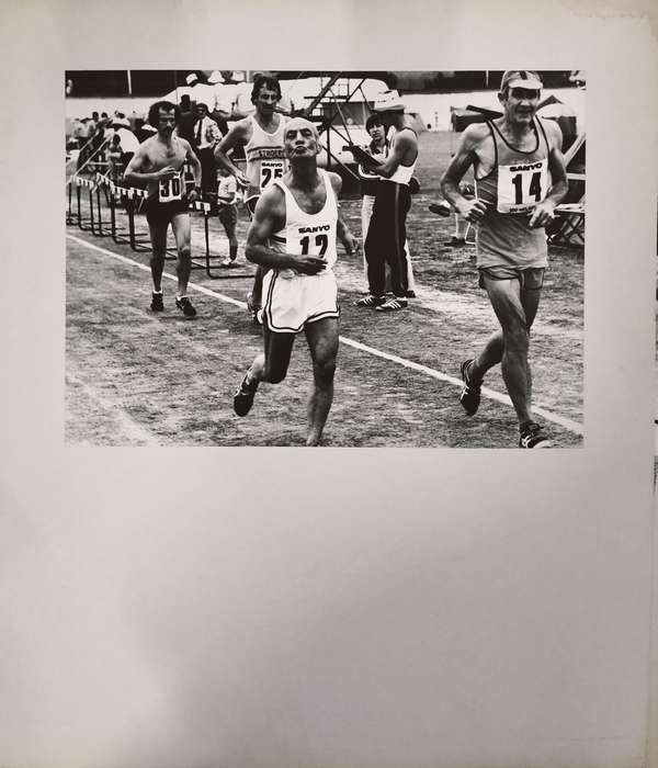 Vintage marathon photographer (1970s)