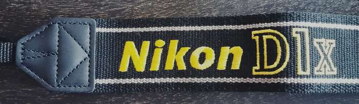 Vintage unused Nikon D1X camera strap (MC35)