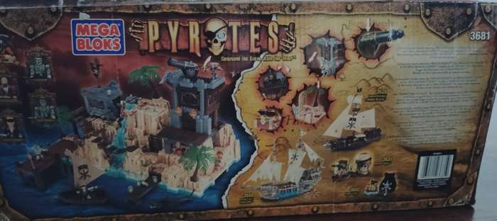 Large Mega Bloks set (Pirates)