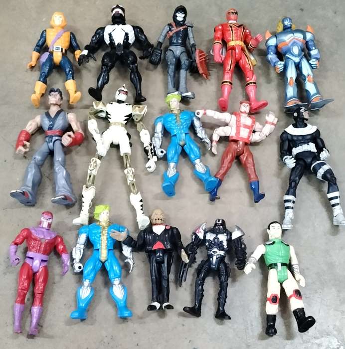 Vintage toy - Mix of figurines (x15)