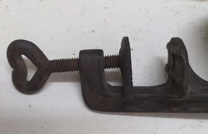 Vintage Spong bean/vegetable slicer