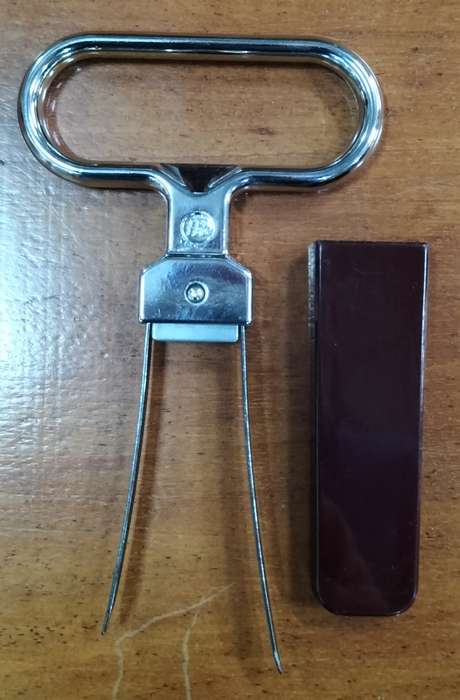 Vintage cork puller / cork extractor