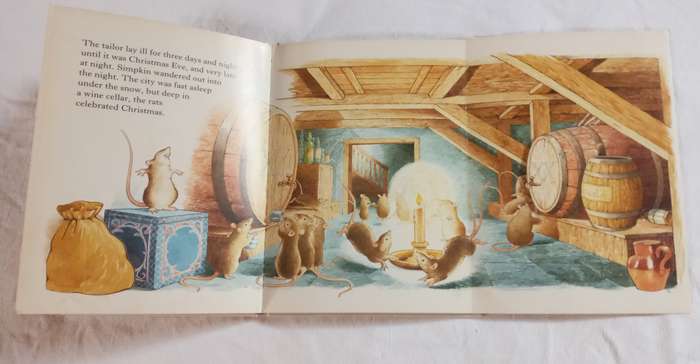 The Tailor of Gloucester - a lift-the-flap book - Beatrix Potter Hardcover
