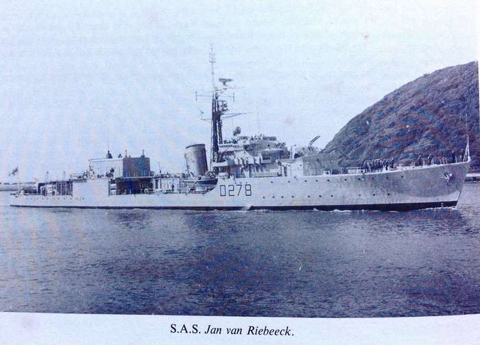 Ships of the South African Navy - A K Du Toit
