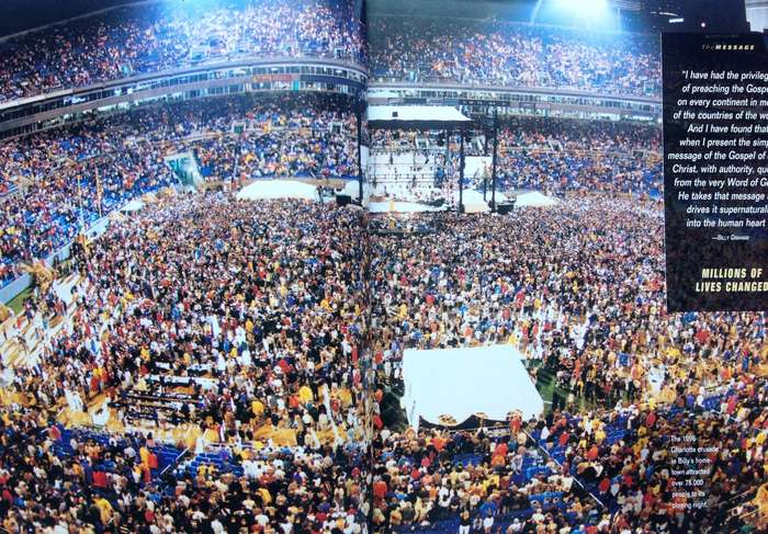 Billy Graham - God's Ambassador - Russ Busby         A Lifelong Mission of Giving Hope to the World
