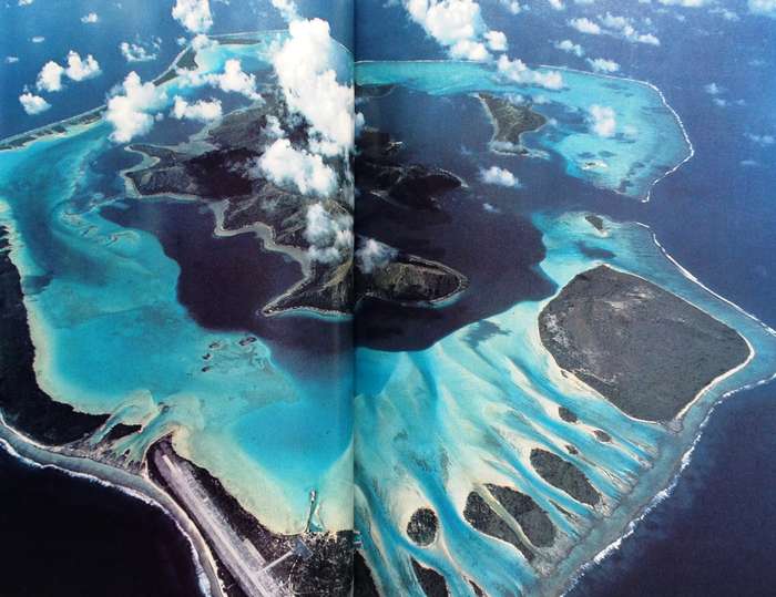 Voyages to Paradise - Exploring in the Wake of Captain Cook - Hardcover