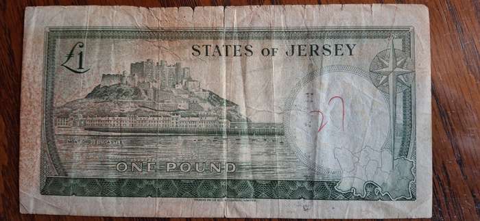 QUEEN ELIZABETH THE STATES OF JERSEY ONE POUND B 528223 CIRCULATED