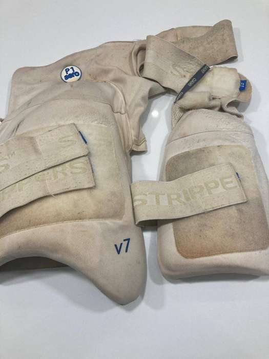 Cricket Aero Stripper P1 Protection Pads