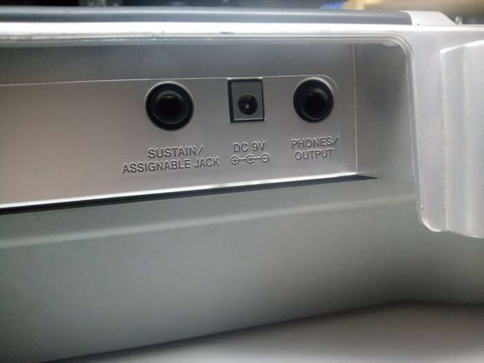 Casio LK-200s Keyboard