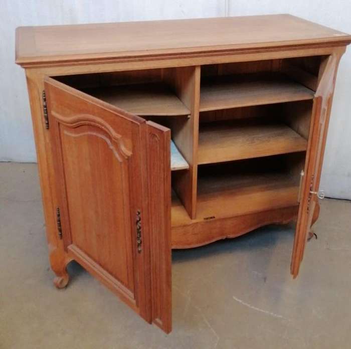 Solid Oak 2 Door Louis XV style buffet