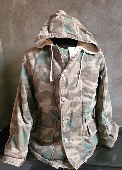Reenactor Wehrmacht reversible winter parka in Splittertarn camouflage