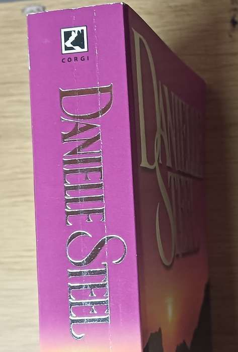 Safe Harbour - Danielle Steel - Softcover - 431 Pages