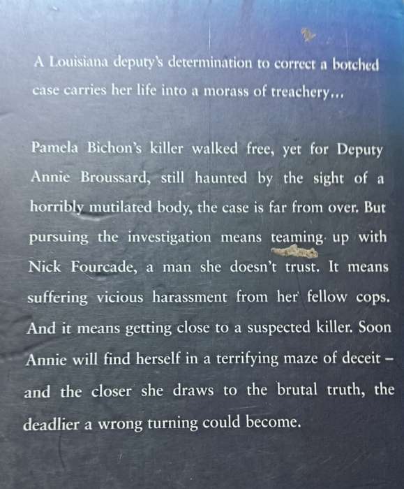 A Thin Dark Line - Tami Hoag - Softcover - 559 pages
