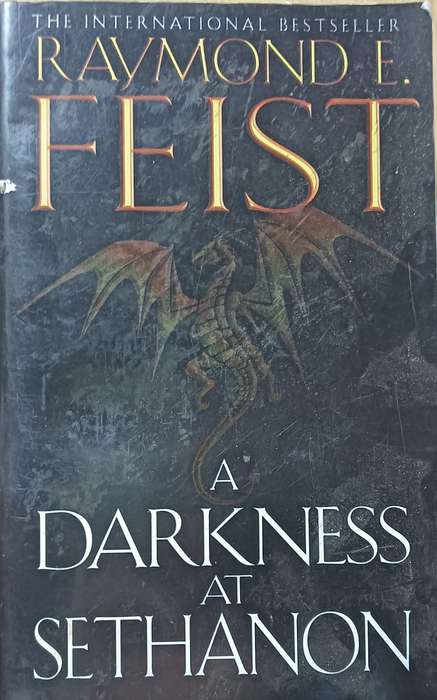 A Darkness at Sethanon - Raymond E Feist - Softcover - 527 pages