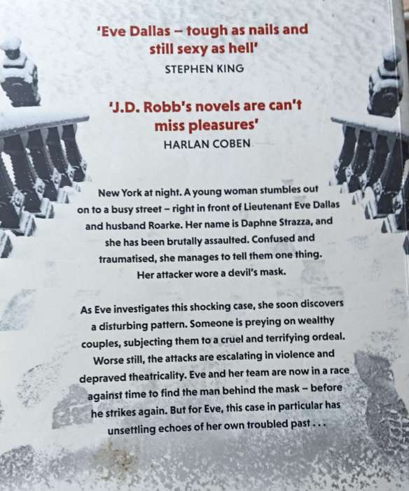 Echoes in Death - J.D. Robb - Softcover - 371 Pages