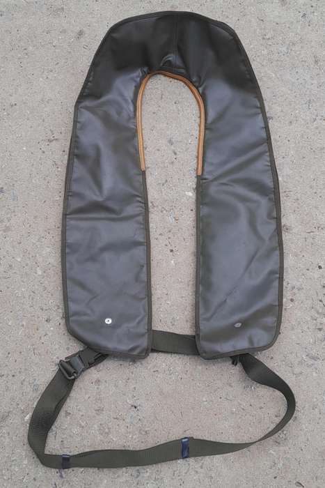 GERMAN MILITARY SELF-INFLATING LIFE VEST