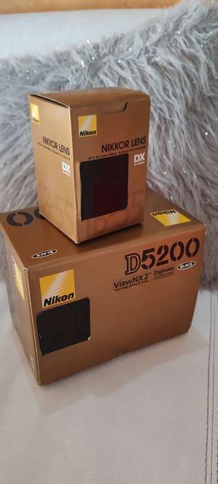 Nikon D5200 Camera Kit