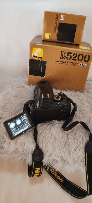Nikon D5200 Camera Kit