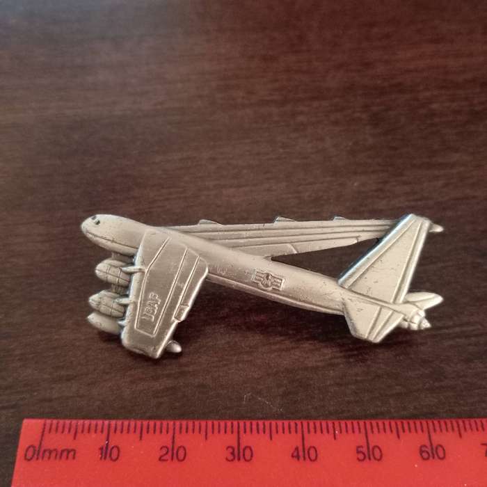 B-52 STRATOFORTRESS LAPEL PIN