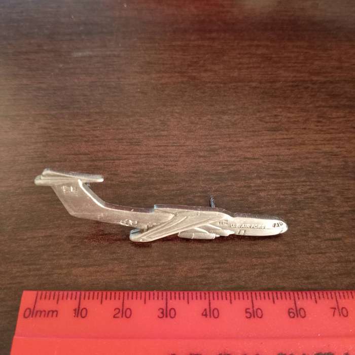 C-141 STARLIFTER LAPEL PIN