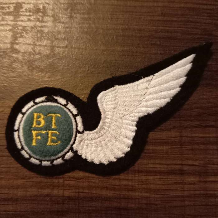 SADF, AIR FORCE FLIGHT ENGINEER HALF WING BADGE