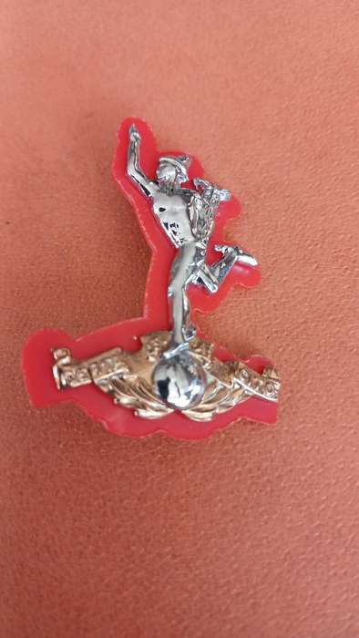 SA Corps of Signals Cap Badge.