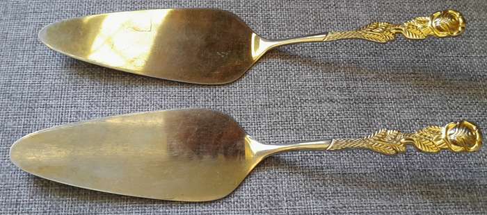 Eetrite 24k Gold plated Cake lifters x2