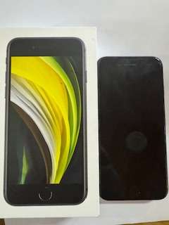 IPHONE 15 PRO 256GB AND FREE IPHONE SE 64GB IN EXCELLENT CONDITION. 2 IPHONES FOR THE PRICE OF 1