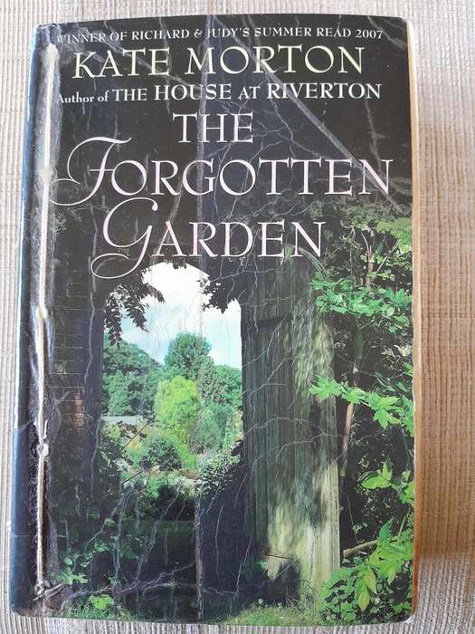The Forgotten Garden - Kate Morton.