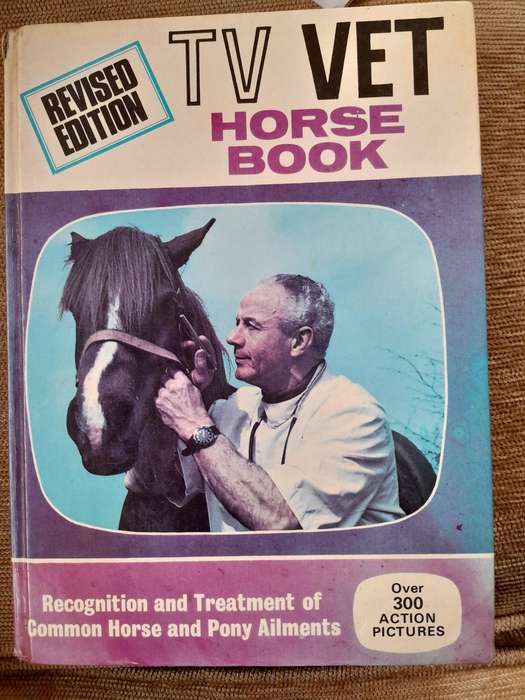 TV VET - HORSE BOOK - Farming Press Book.