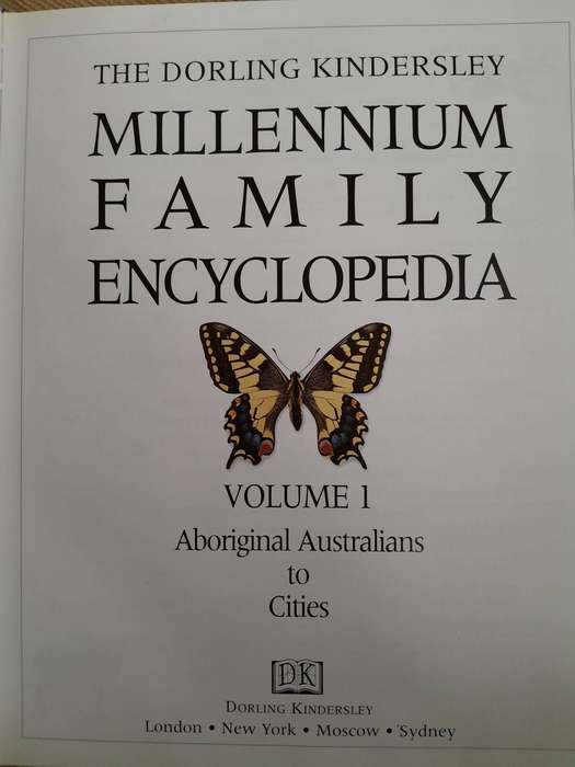 Millenium Family Encyclopedia - Dorling Kindersley. (5 Books)