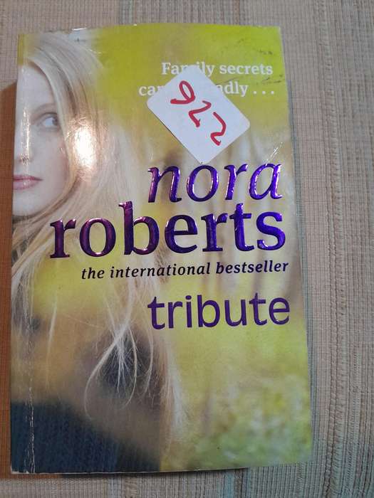Tribute - Nora Roberts.