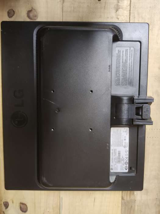 LG Flatron L1742SE