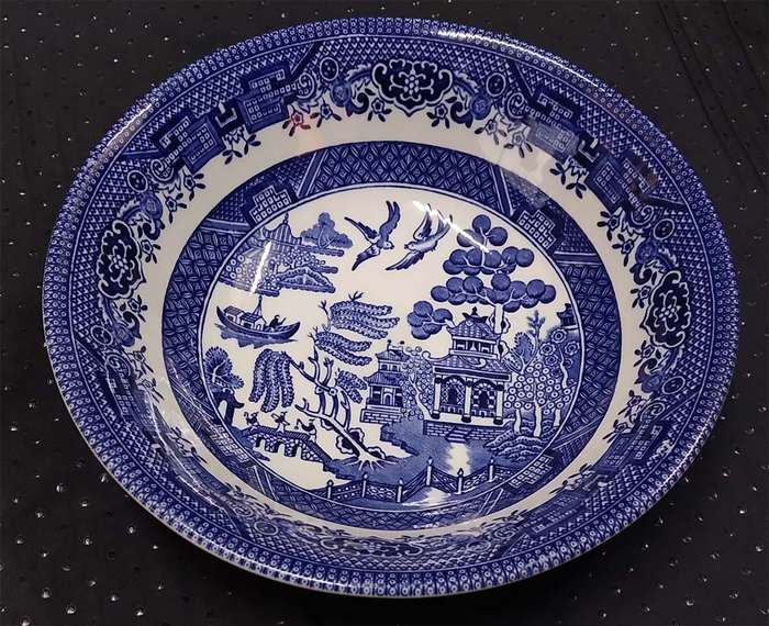 Blue Willow Dessert Bowls - Churchill England