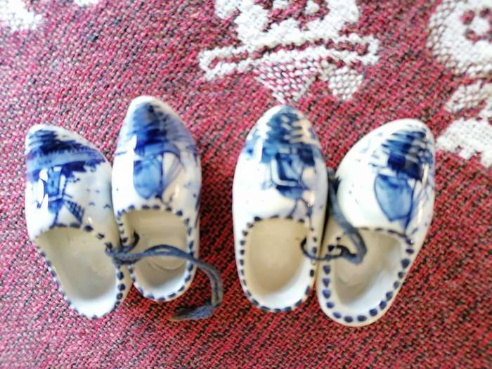 DELFT HOLLAND BLUE AND WHITE MINI CLOGGS