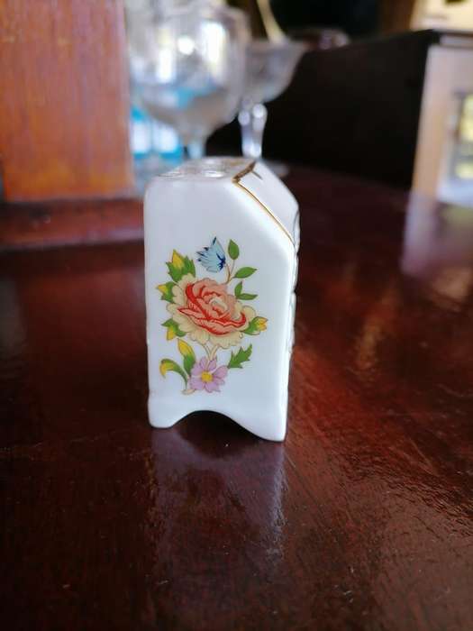 VINTAGE COLLECTION MINATURE PORCELEIN TALL BOY DOLL HOUSE AYNSLEY ENGLAND