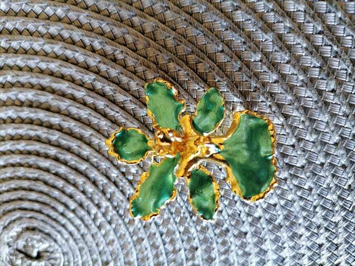 VINTAGE SIMPOLY 22KT GOLD PLATED GREEN ENAMEL ORCHID FLOWER BROOCH AND PENDANT