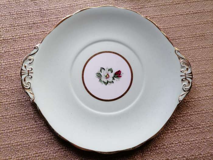 ROYAL STANDARD FINE BONE CHINA PLATE (ENGLAND)