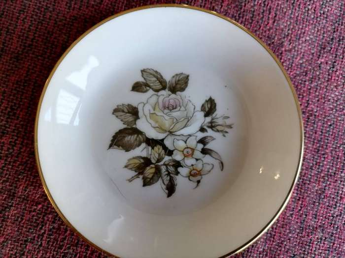 RARE VINTAGE ROYAL WORCESTER BOX SET OF 2 PIN TRAYS