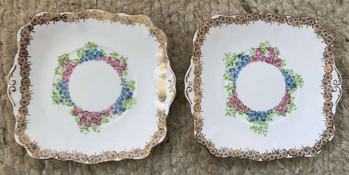 ROYAL STANDARD BONE CHINA HAND PAINTED PAIR OF SQUARE SCALLOPED CAKE PLATES