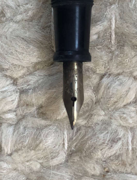 FOUNTAIN PEN SILVER HALLMARKED LONDON 1926 WITH 14K GOLD NIB