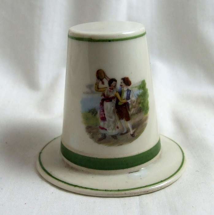 Unusual vintage decorated ceramic Welsh Hat Crested Ware.