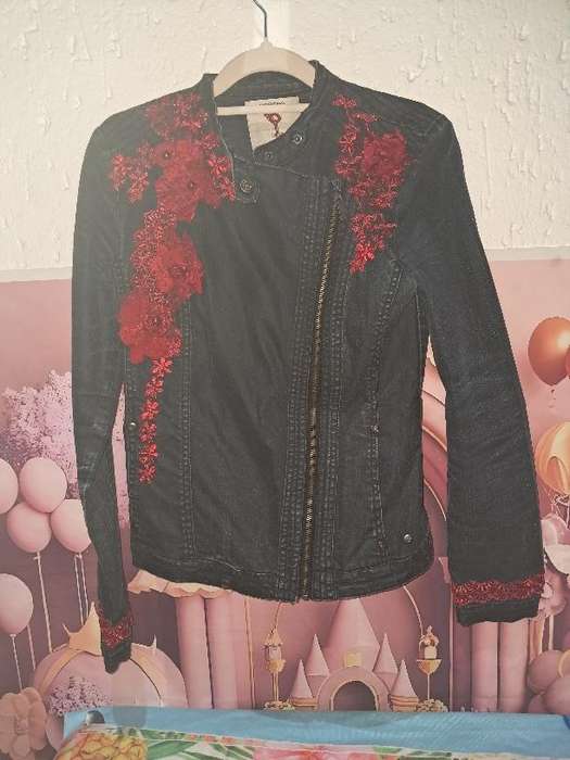 Denim Jacket : XS