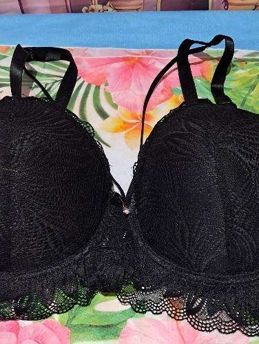 Bra:  46D
