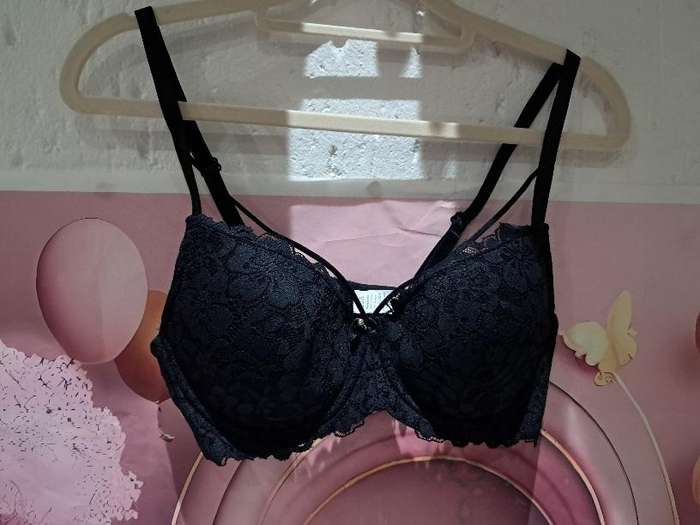Bra:  36B