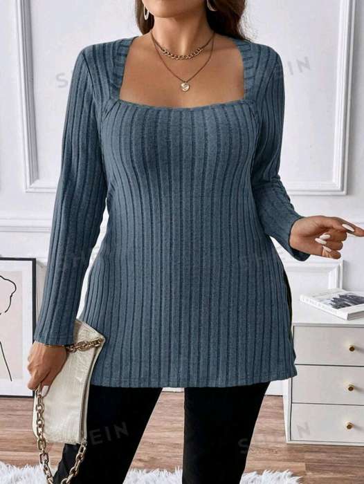 Stunning long sleeve Top:  XL