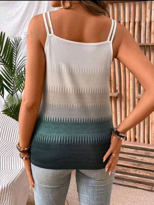 Stunning Top: Large
